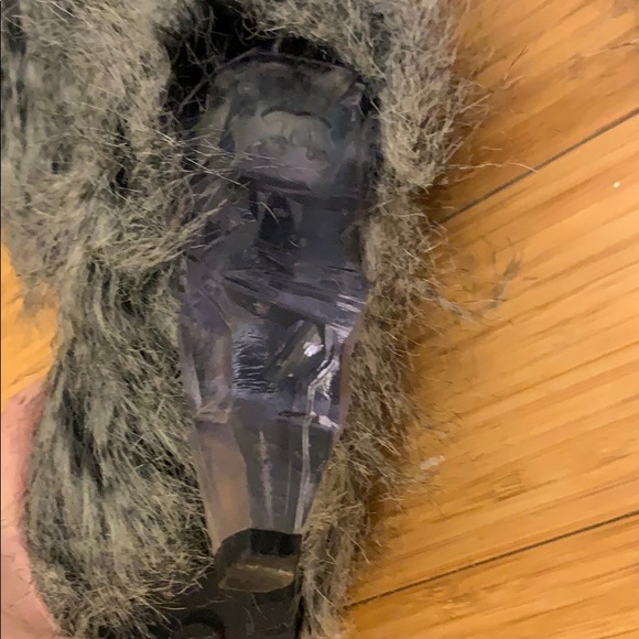 CHANEL 2010 Fantasy Fur Boots - Picture 8 of 9